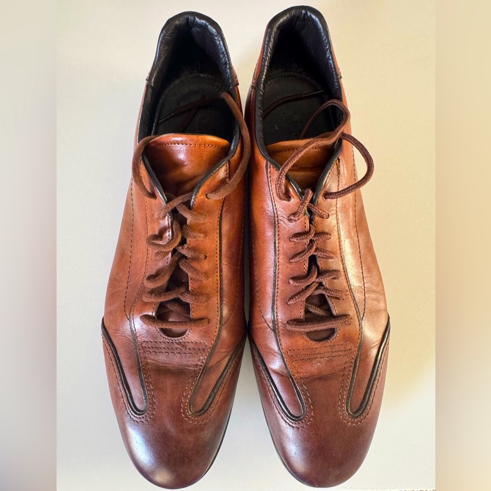 Santoni all leather beautiful walking/sports shoes. Very sharp with jeans/shorts